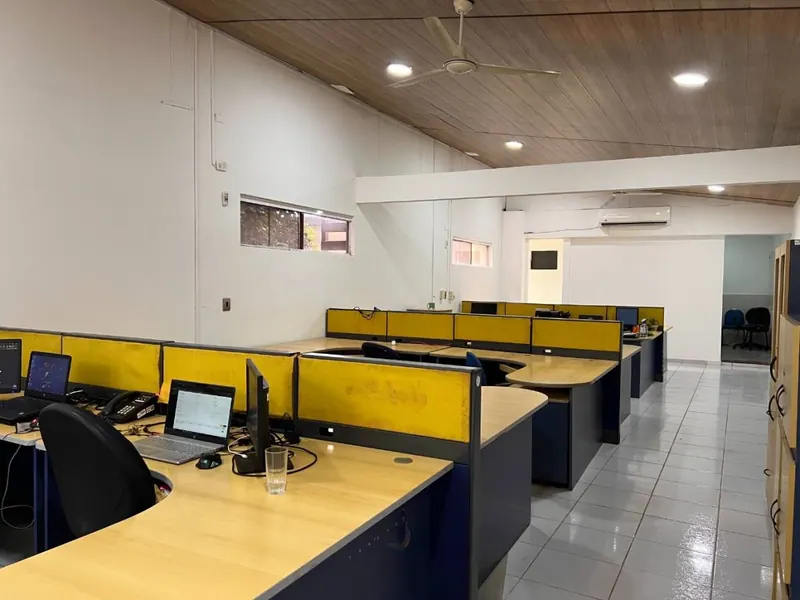 Casa con oficina independiente en venta en la Av. Roca y Coronado: foto 15 de 17