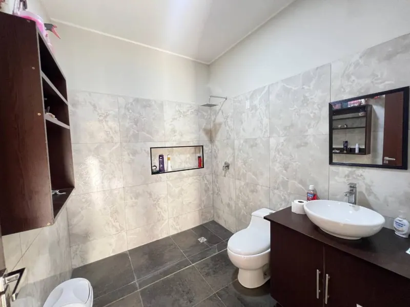 5-bedroom house with pool for sale on Av. Beni, North Zone: foto 14 de 21