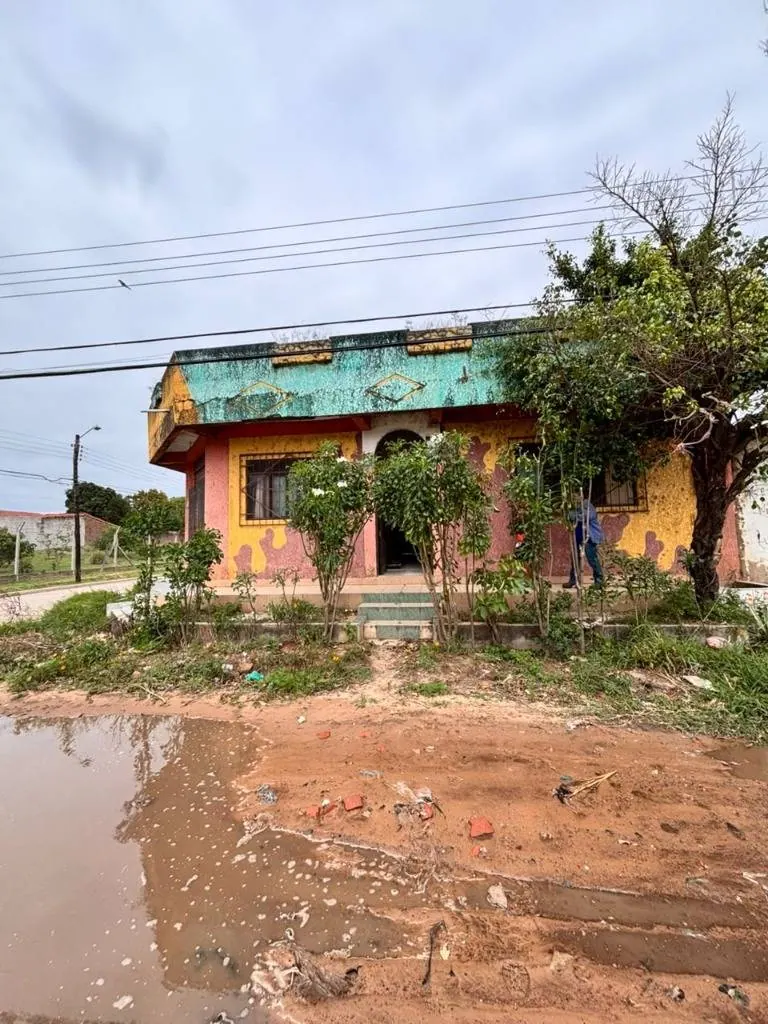 Casa de 6 dormitorios en venta en el Plan 3000, av. Paurito: foto 2 de 17