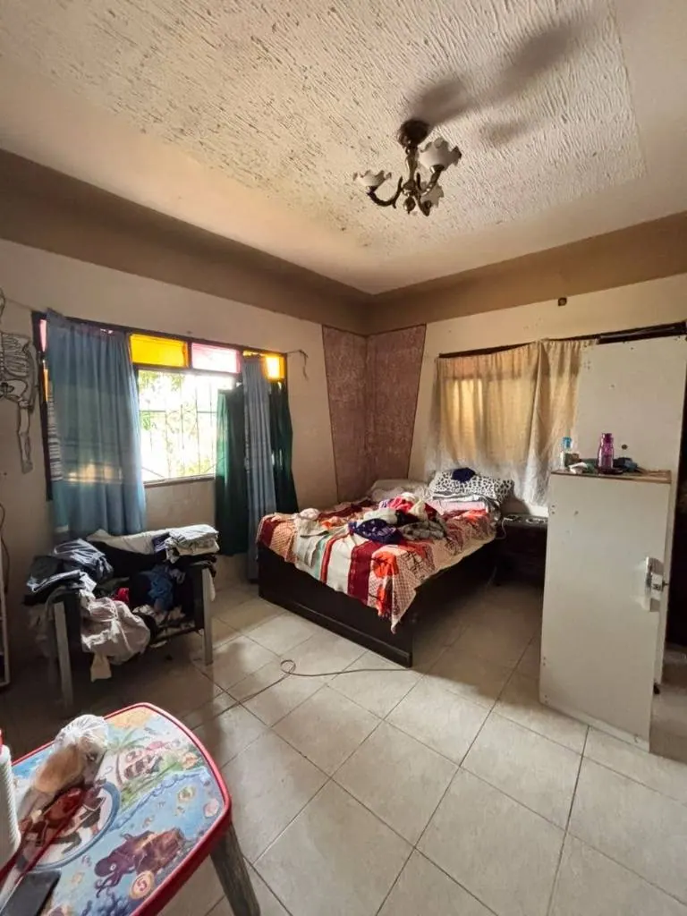 Casa de 6 dormitorios en venta en el Plan 3000, av. Paurito: foto 9 de 17