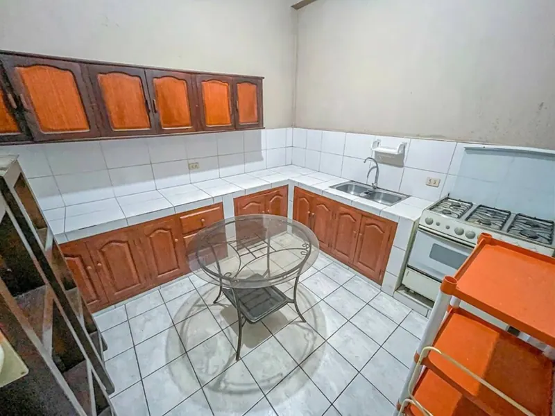 Casa de uso comercial en esquina en venta en la Av. Tarumá, Zona Oeste: foto 6 de 14