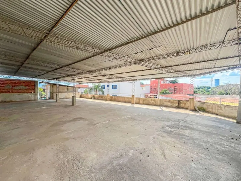 Casa de uso comercial en esquina en venta en la Av. Tarumá, Zona Oeste: foto 13 de 14
