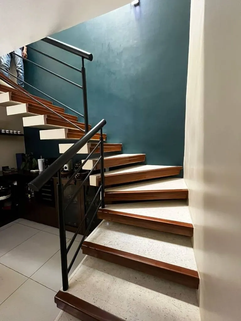 Casa en condominio amoblada de 4 dormitorios en venta en la Zona Este