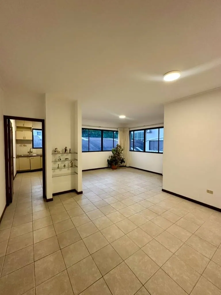 3-bedroom apartment for sale in the Libertad building, downtown: foto 2 de 9
