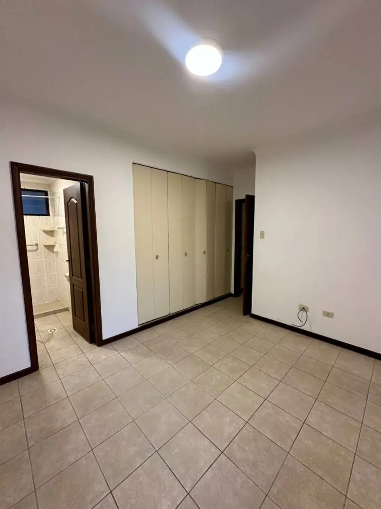 3-bedroom apartment for sale in the Libertad building, downtown: foto 9 de 9