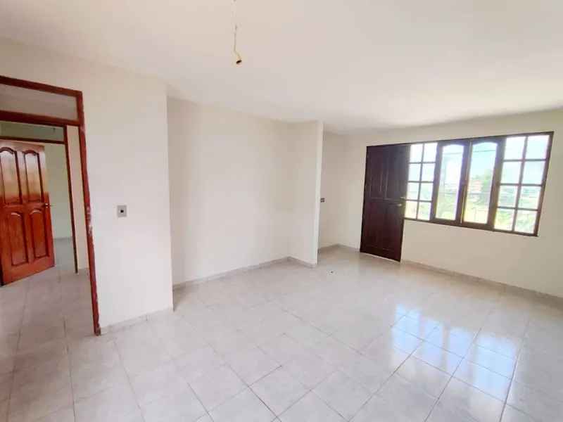Casa con 2 departamentos independientes en venta en la Radial 13