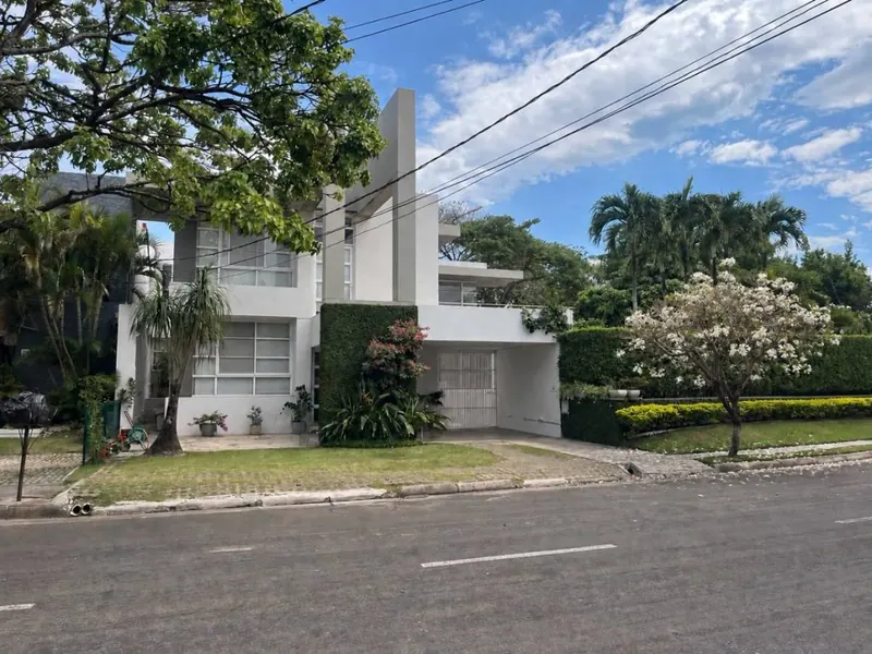 Corner house for sale in the Ciudad Jardín gated community, North Zone: foto 1 de 18