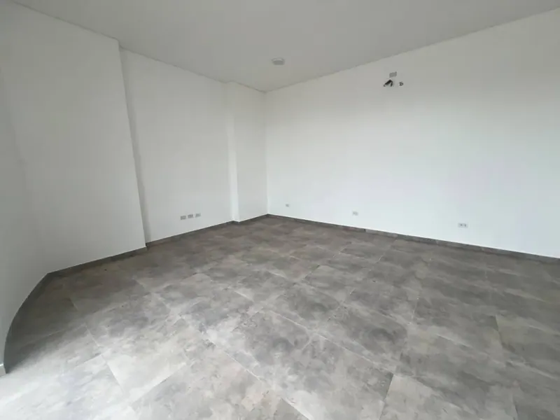 Local comercial de 49,36 m² en venta en el condominio Vila Real: foto 4 de 8