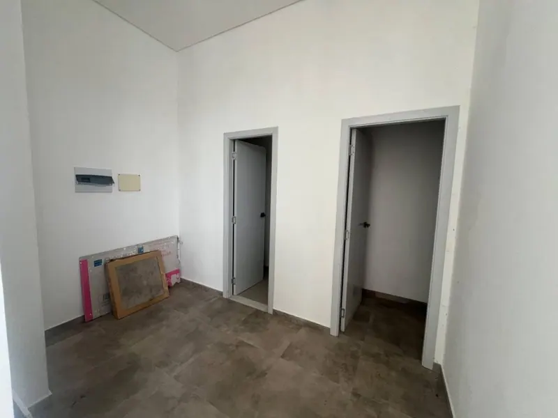 Local comercial de 49,36 m² en venta en el condominio Vila Real: foto 6 de 8