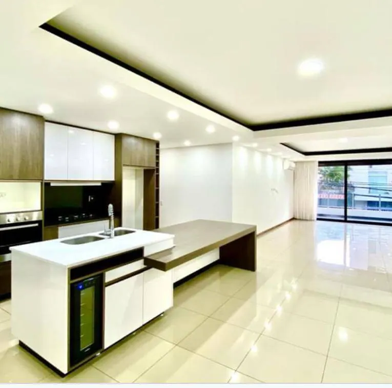 Departamento de 2 dormitorios en venta en Sky Design, Equipetrol: foto 1 de 7