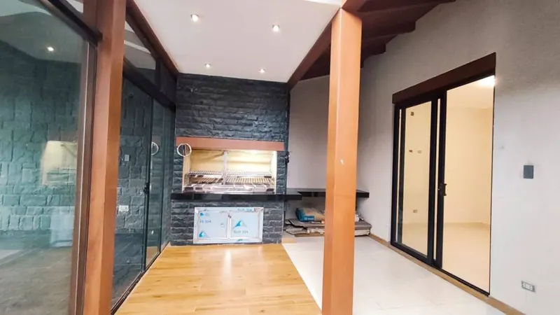 Casa a estrenar de 4 dormitorios en venta en Cotoca, 240 m²: foto 3 de 8