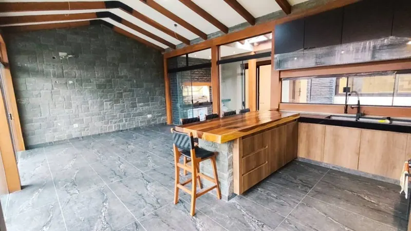 Casa a estrenar de 4 dormitorios en venta en Cotoca, 240 m²: foto 4 de 8