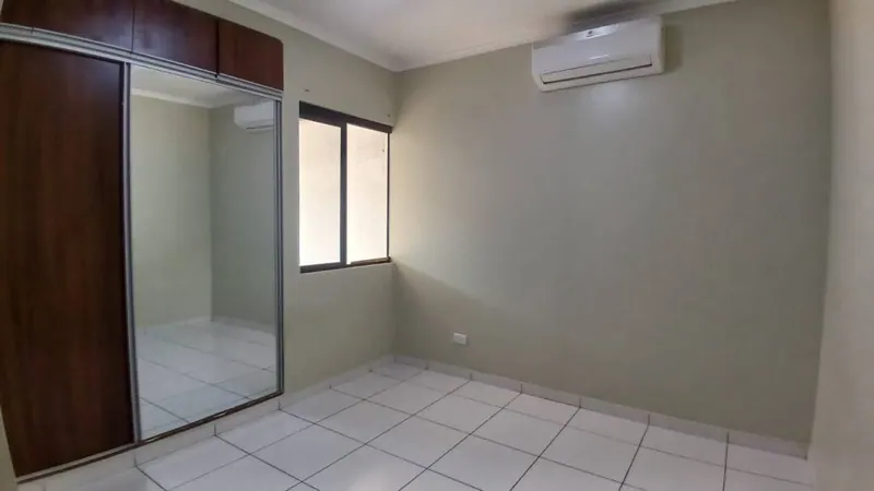 Casa de 4 dormitorios en alquiler en La Fontana Riviera 1: foto 9 de 25