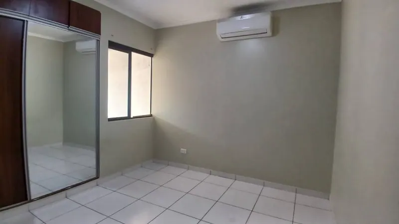 Casa de 4 dormitorios en alquiler en La Fontana Riviera 1: foto 10 de 25