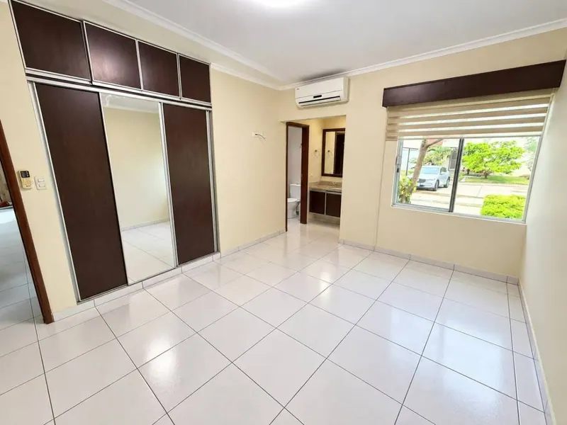 3-bedroom house for sale in the Fontana Family gated community: foto 16 de 19