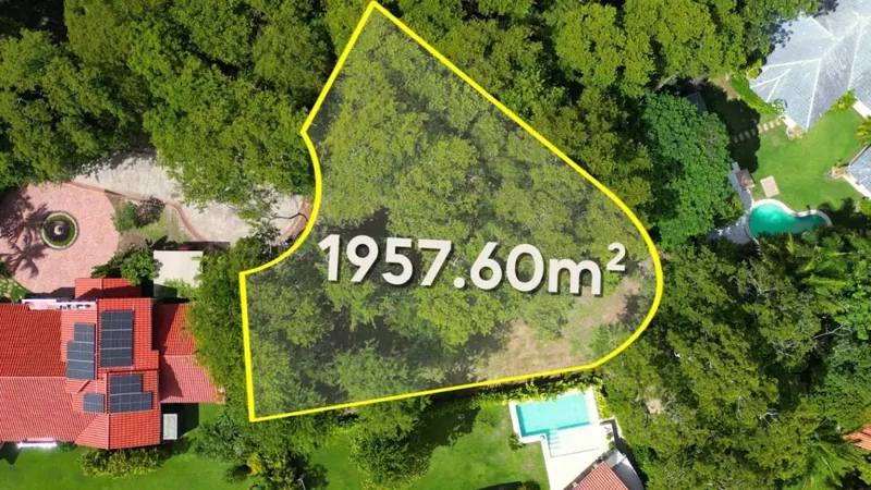 Terreno de 1.957,60 m² en venta en Colinas del Urubó, sector 2: foto 2 de 5