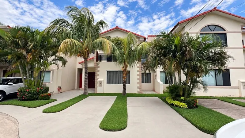 4 en-suite house for sale in the Munich gated community, North Zone: foto 1 de 27
