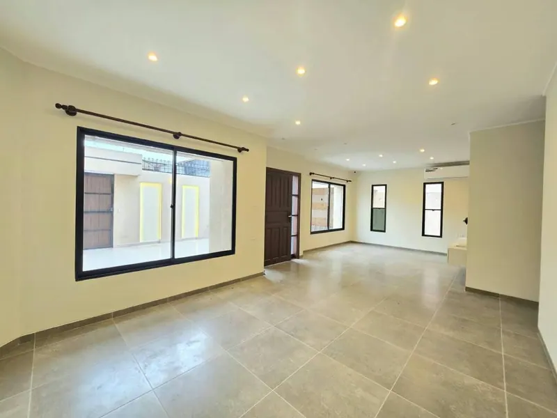 6-bedroom house for rent in the East Zone, Av. Canal Cotoca: foto 17 de 21