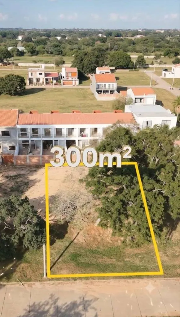 300 m² lot for sale in the North Zone, facing a lagoon: foto 3 de 5