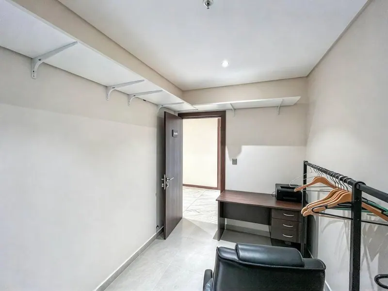 Departamento de 2 dormitorios en venta en Green Tower, Equipetrol: foto 17 de 18