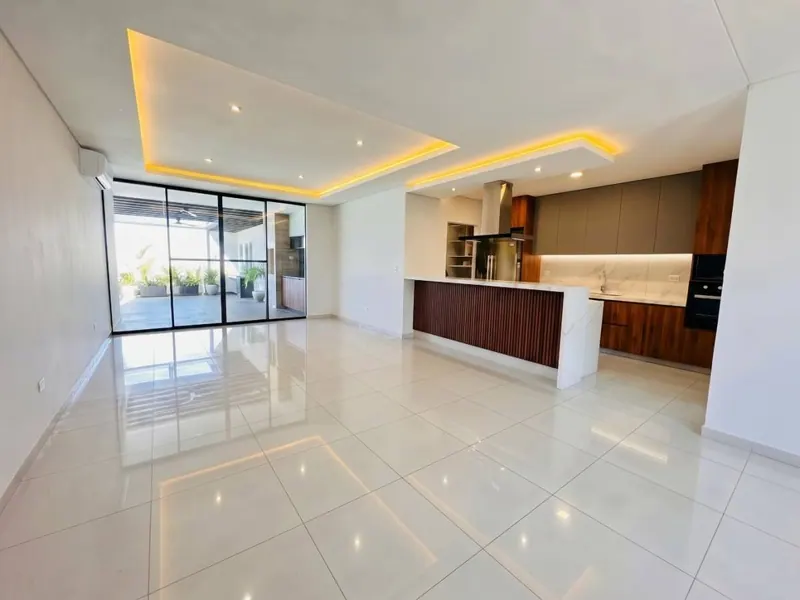Casa de 5 dormitorios en esquina en venta en el condominio Urubó Nord: foto 5 de 27