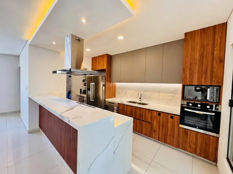 Casa de 5 dormitorios en esquina en venta en el condominio Urubó Nord: foto 9 de 27