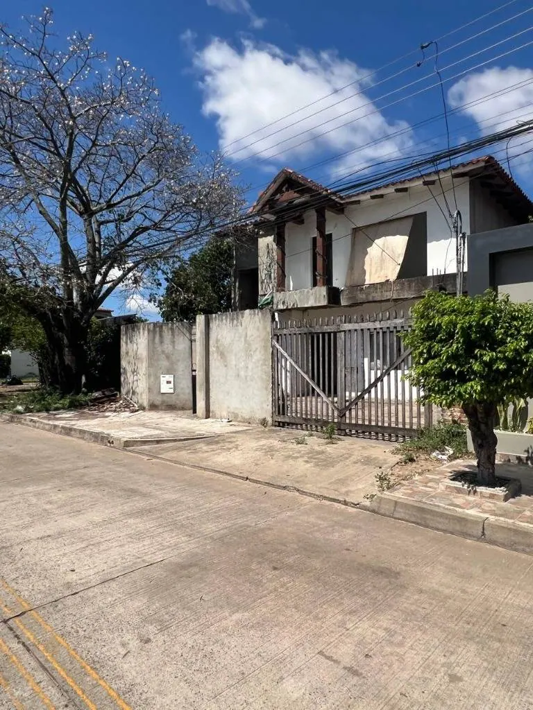 Casa de 7 dormitorios en venta en el barrio Estación Argentina