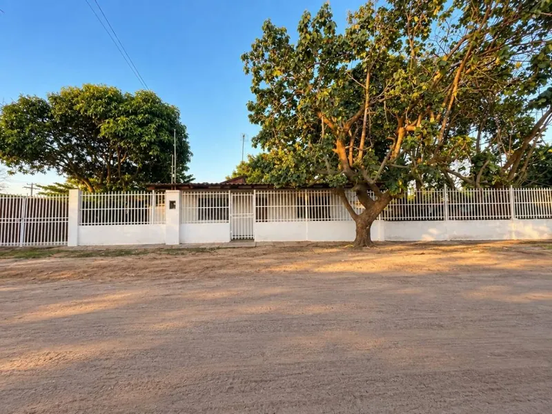 290.15 m² lot for sale in the East Zone, Av. Montecristo
