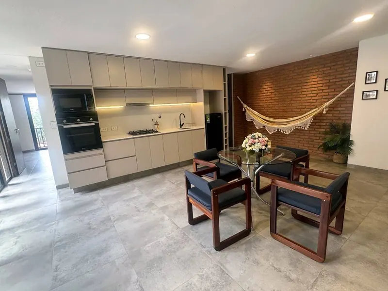 Furnished 2-bedroom apartment for rent in Atrium building: foto 2 de 10