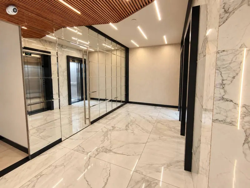 Furnished 3-bedroom apartment for rent in Sky Aqualina: foto 2 de 19