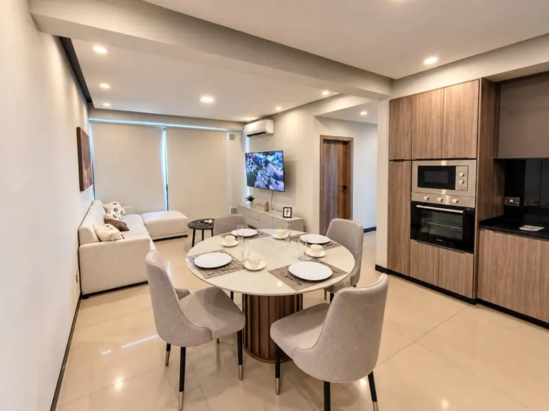 Furnished 3-bedroom apartment for rent in Sky Aqualina: foto 11 de 19