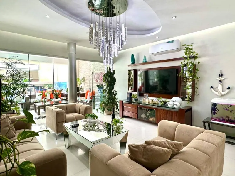Casa de 5 dormitorios en venta cerca del parque Urbano, Zona Sur: foto 10 de 47