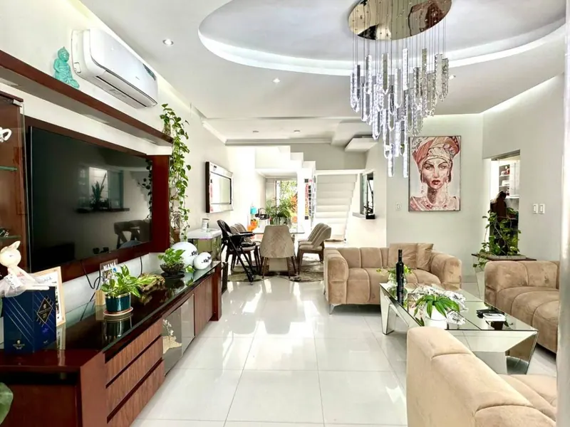 Casa de 5 dormitorios en venta cerca del parque Urbano, Zona Sur: foto 11 de 47