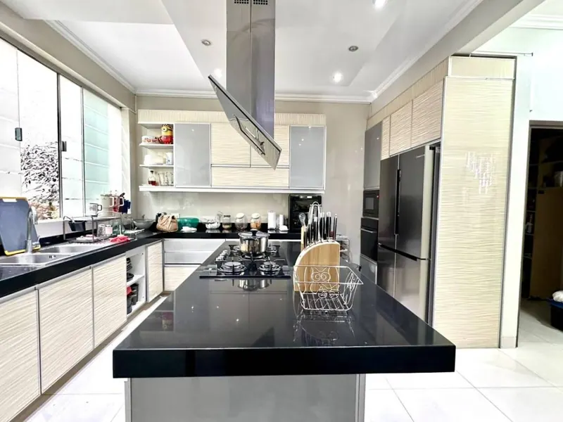 Casa de 5 dormitorios en venta cerca del parque Urbano, Zona Sur: foto 13 de 47