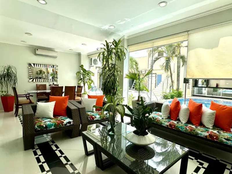 Casa de 5 dormitorios en venta cerca del parque Urbano, Zona Sur: foto 16 de 47