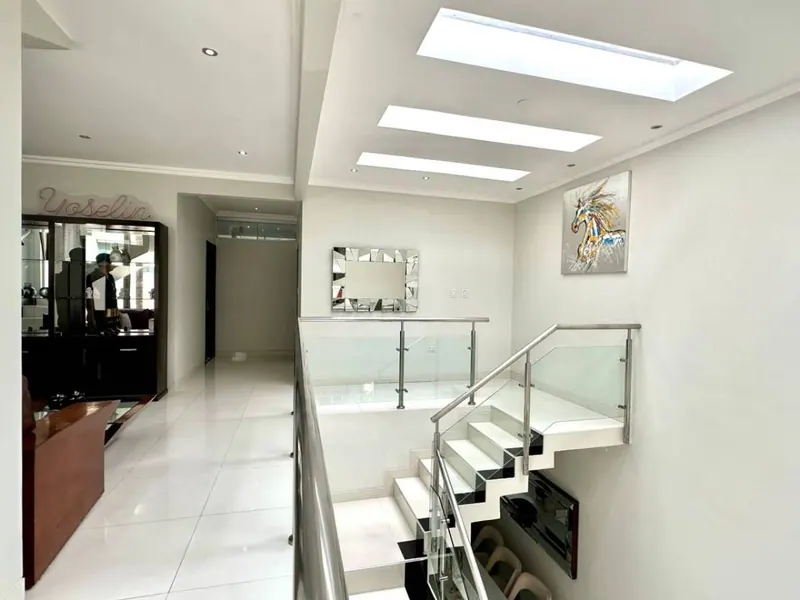 Casa de 5 dormitorios en venta cerca del parque Urbano, Zona Sur: foto 32 de 47