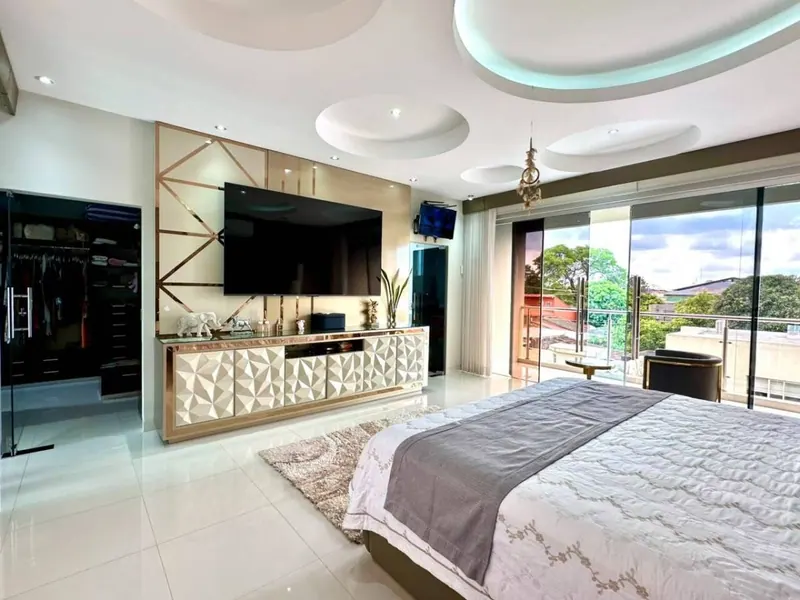 Casa de 5 dormitorios en venta cerca del parque Urbano, Zona Sur: foto 37 de 47