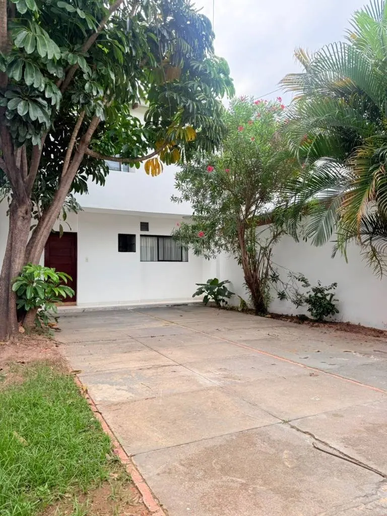 3-bedroom house for rent on Av. Beni, North Zone: foto 2 de 12