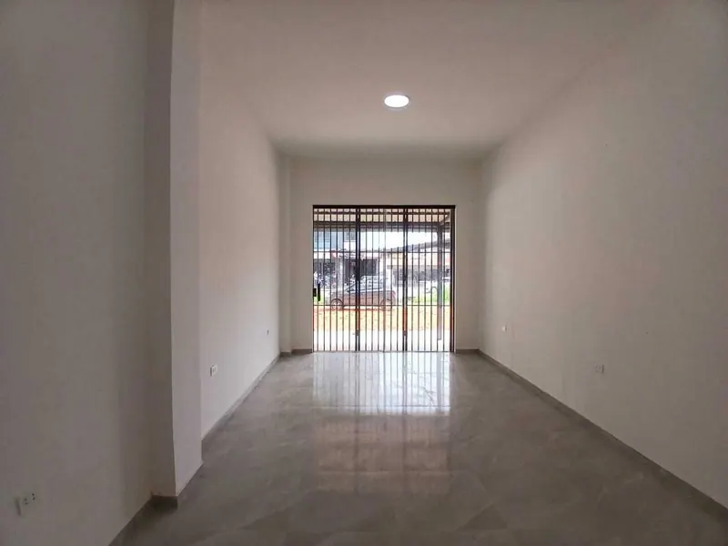 Edificio de uso mixto en venta sobre la Av. Centenario, 2° anillo: foto 5 de 8