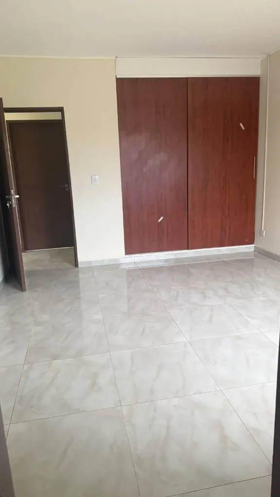 Casa de 3 dormitorios en venta en Loma del Bosque, Urubó: foto 3 de 14