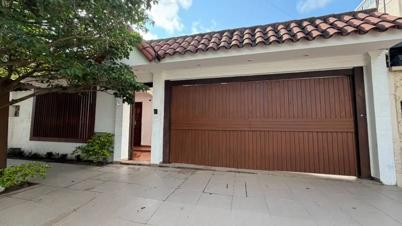 Commercial house for rent in Equipetrol, one floor and 280 m²