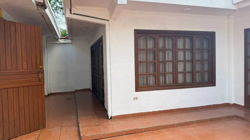 Casa de uso comercial en alquiler en Equipetrol, una planta y 280 m²: foto 2 de 25