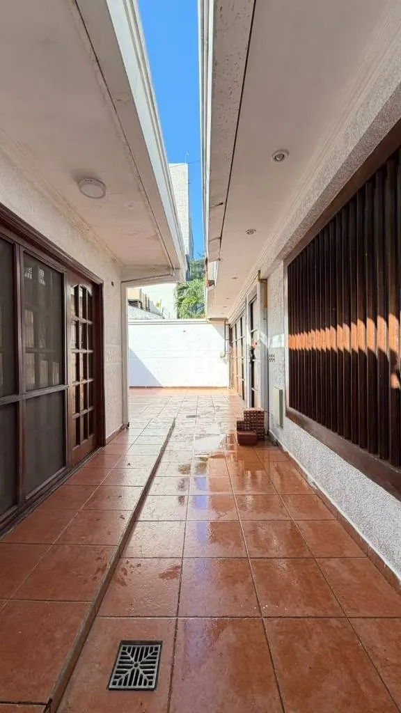 Casa de uso comercial en alquiler en Equipetrol, una planta y 280 m²: foto 5 de 25
