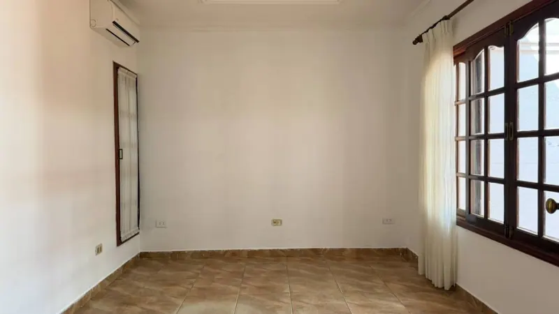 Casa de uso comercial en alquiler en Equipetrol, una planta y 280 m²: foto 8 de 25