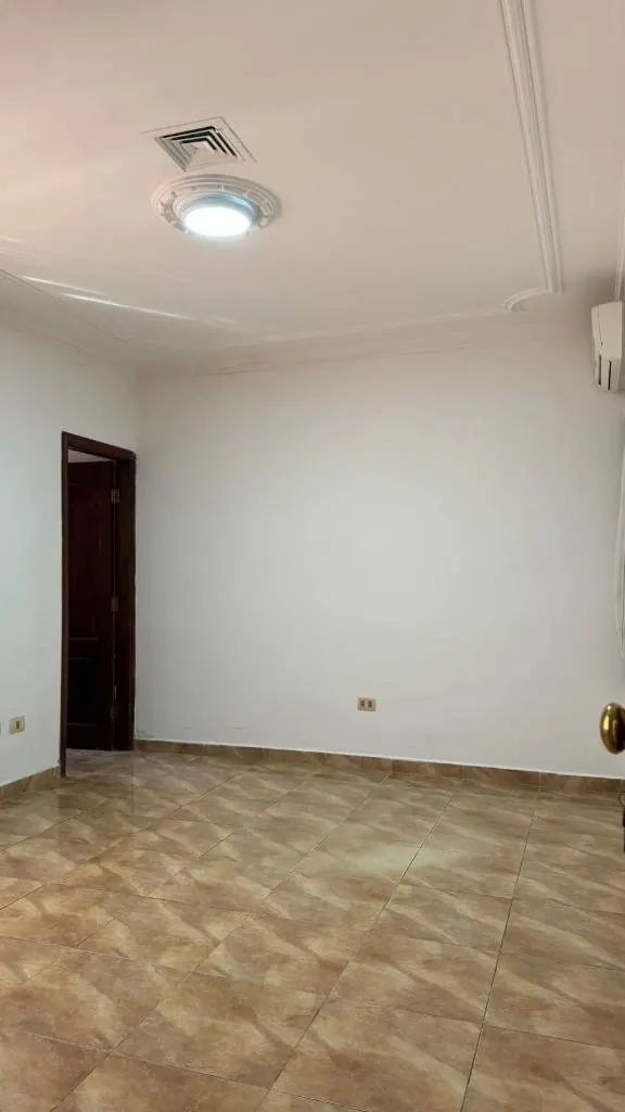 Casa de uso comercial en alquiler en Equipetrol, una planta y 280 m²: foto 13 de 25