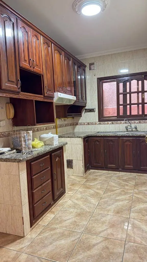 Casa de uso comercial en alquiler en Equipetrol, una planta y 280 m²: foto 14 de 25
