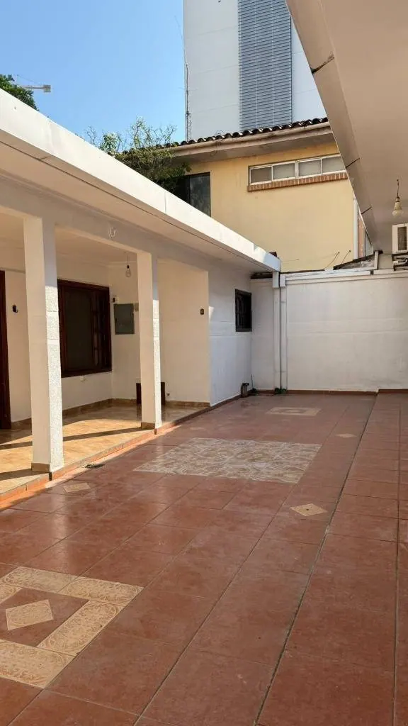 Casa de uso comercial en alquiler en Equipetrol, una planta y 280 m²: foto 20 de 25