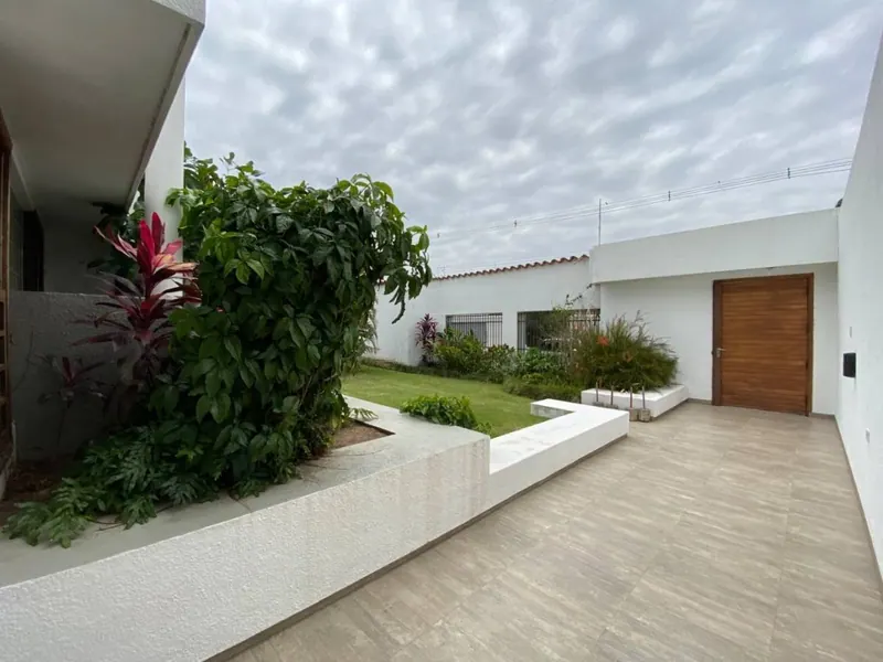 Casa de 2 plantas en venta en Urbarí, 2do anillo, 620 m²: foto 4 de 32