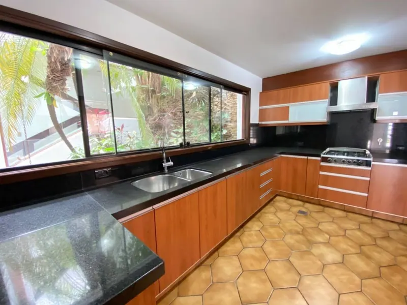 Casa de 2 plantas en venta en Urbarí, 2do anillo, 620 m²: foto 7 de 32
