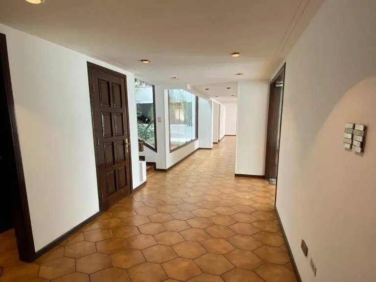 Casa de 2 plantas en venta en Urbarí, 2do anillo, 620 m²: foto 12 de 32